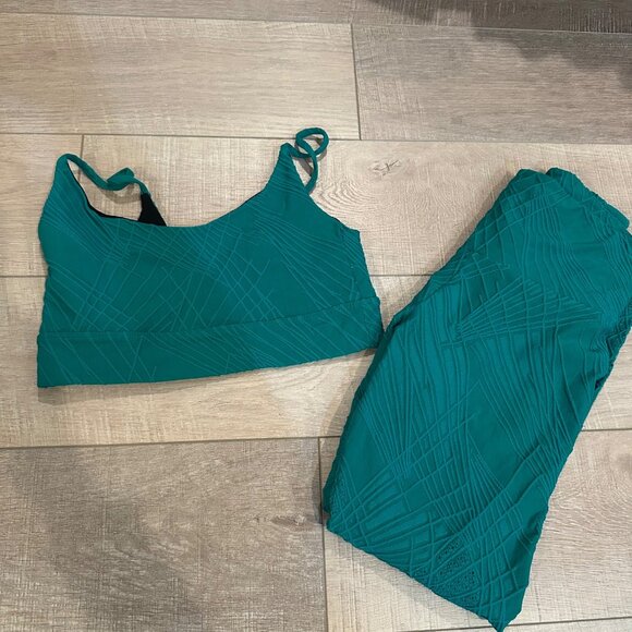 ONZIE WOMENS GREEN TEXTURED 2 PIECE LEGGINGS & SPORTS BRA M/L - Picture 12 of 12